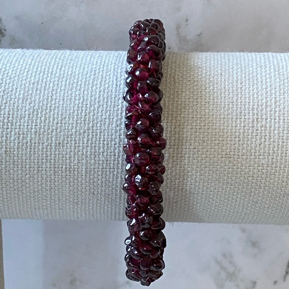 Vintage 1970s Garnet bead continuous bangle bracelet 7” - Picture 4 of 7